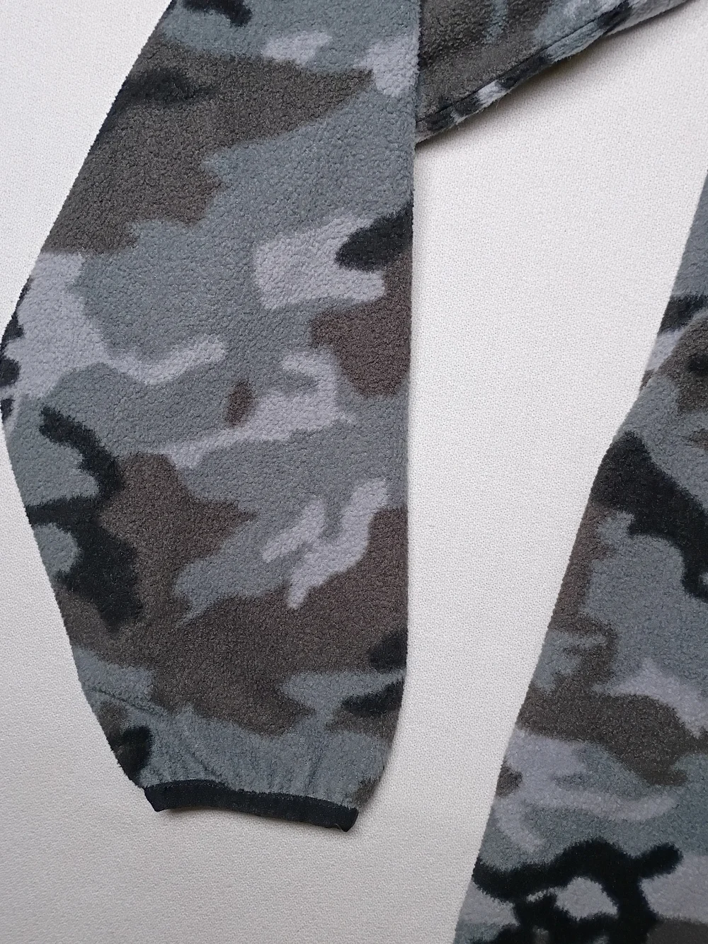 Under Armour Youth Pullover 1/4 Zip Fleece Camouflage Large Gray